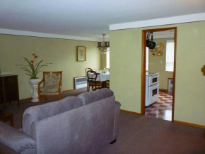 Quiet Residential Wallingford w/PARKING